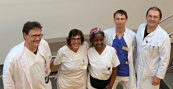 Gruppenbild mit Gastärztin Harriet Potani (Bild: GLKN)